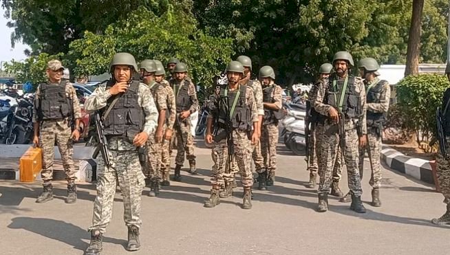 देश के कई CRPF स्कूलों को बम की धमकी मिली, स्कूल प्रबंधन को मिला, मचा हड़कंप