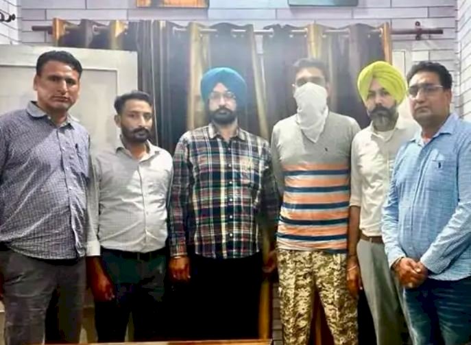 मुक्तसर में रिश्वतखोर सीनियर सिपाही गिरफ्तार, विजिलेंस ब्यूरो ने की कार्रवाई, एक अन्य आरोपी फरार, तलाश जारी