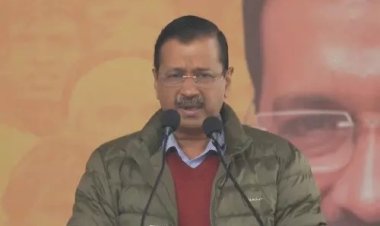दिल्ली चुनाव में अरविंद केजरीवाल की 15 गारंटी, महिलाओं को 2100 रुपये प्रतिमाह देने जैसे वादे भी शामिल