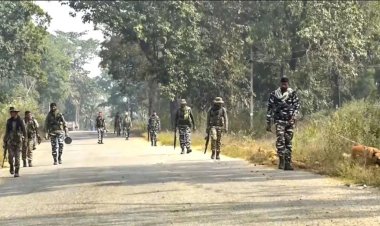 बीजापुर में बड़ी मुठभेड़, 12 नक्सली ढेर, पढ़ें पूरी खबर