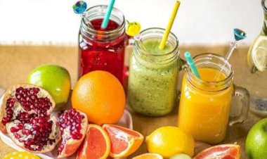 अगर आप गर्मियों में ठंडा रहना चाहते हैं, तो इन ठंडे पेय पदार्थों को आजमाएं जो आपको लू से दूर रखेंगे।