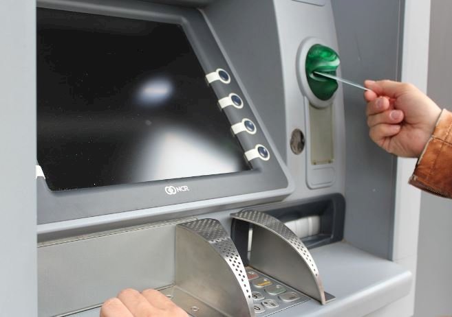 अब ATM से पैसे निकालना पड़ेगा महंगा, RBI ने बदले नियम