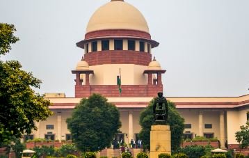 आवारा कुत्तों के मुद्दे को लेकर सुप्रीम कोर्ट फिर आया सामने, कही ये बड़ी बात