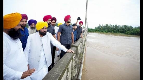 बाढ़ राहत के लिए मैदान में उतरी मान सरकार, 8 कैबिनेट मंत्रियों ने फ़ील्ड पर संभाला मोर्चा