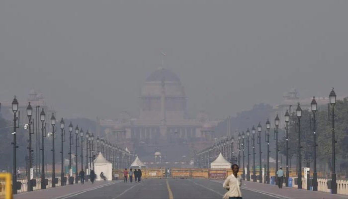 दिवाली के बाद दिल्ली फिर बनी दुनिया की सबसे प्रदूषित राजधानी, धुंध ने ढका आसमान