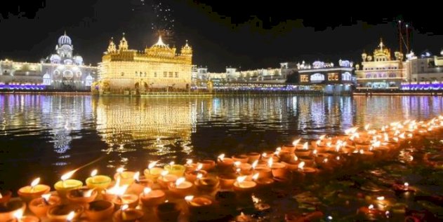 बंदी छोड़ दिवस के अवसर पर श्री दरबार साहिब में जलाए गए 1 लाख घी के दीपक