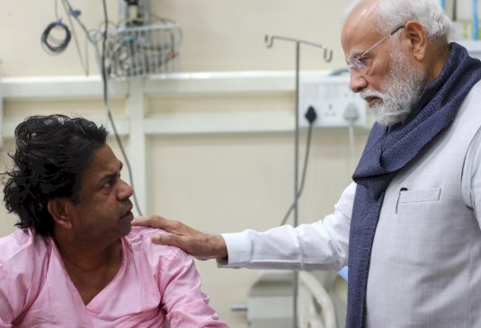 लाल किला विस्फोट पीड़ितों से मिलने पहुंचे प्रधानमंत्री मोदी