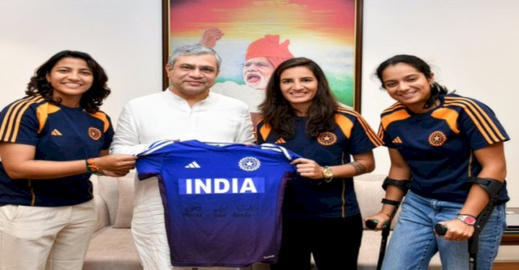 सूचना एवं प्रसारण मंत्री अश्विनी वैष्णव ने विश्व कप विजेता चैंपियन से की मुलाकात , जताई खुशी