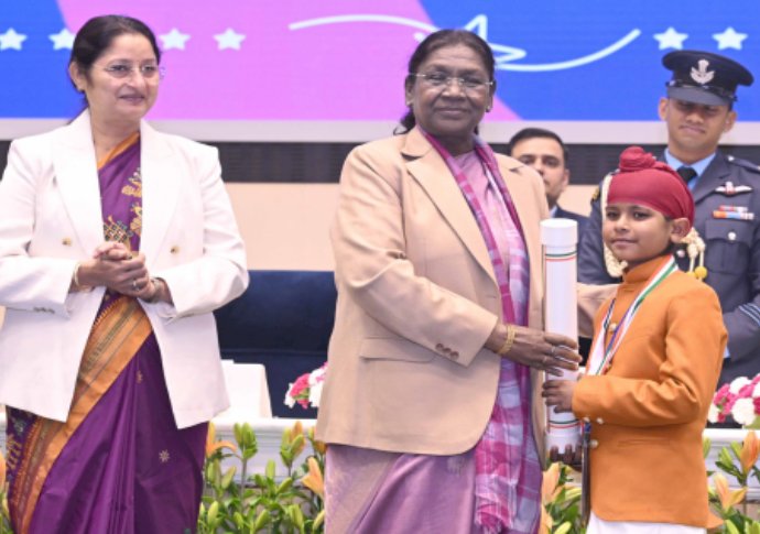 राष्ट्रपति मुर्मू ने वीर बाल दिवस के अवसर पर 'प्रधानमंत्री राष्ट्रीय बाल पुरस्कार' किया प्रदान