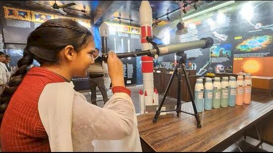 पंजाब के सरकारी स्कूल भी बन रहें हैं इसरो की नर्सरी —मानसा की एस्ट्रोनॉमी लैब ने साबित किया सरकार का विज़न