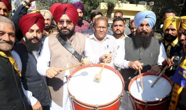 दलित विरोधी कांग्रेस' के खिलाफ 'आप' ने पंजाब भर में किए विरोध प्रदर्शन, प्रताप बाजवा ने मंत्री ईटीओ पर की थी जातिवादी टिप्पणी 