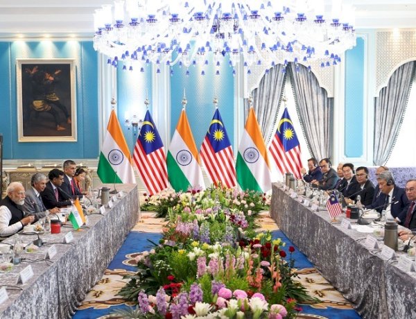 प्रधानमंत्री की मलेशिया में व्यापार प्रमुखों के साथ बैठक