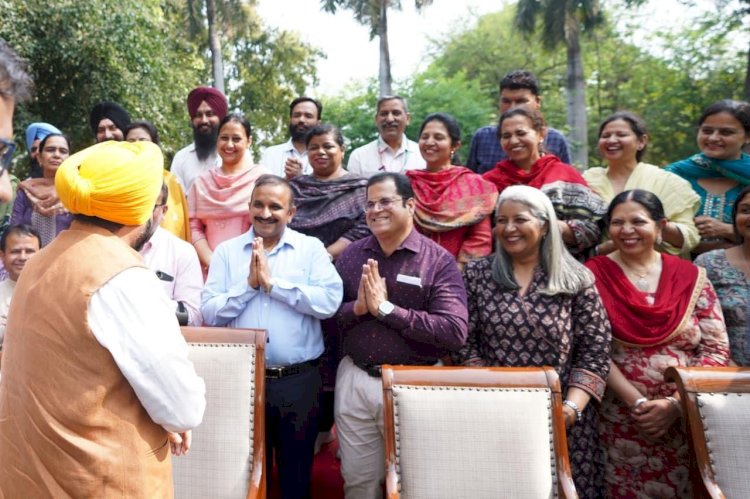 मुख्यमंत्री भगवंत सिंह मान ने सिंगापुर प्रशिक्षण के लिए प्रिंसिपलों के आठवें बैच को रवाना किया, अब तक 234 प्रिंसिपल विश्व स्तरीय प्रशिक्षण के लिए भेजे गए