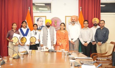 पंजाब की बेटियों ने 'शिक्षा क्रांति' में अग्रणी भूमिका निभाई, पंजाब स्कूल शिक्षा बोर्ड की आठवीं कक्षा के नतीजों में पहले 20 में से 19 स्थान हासिल किए: मुख्यमंत्री भगवंत सिंह मान