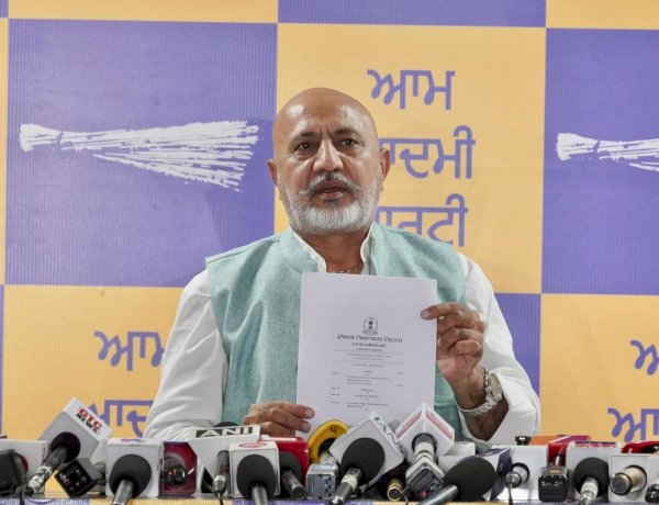 बेअदबी विरोधी कानून पर सुखबीर बादल की चुप्पी बुनियादी सवाल खड़े करती है: बलतेज पन्नू