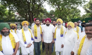 बेअदबी विरोधी सख्त कानून से प्रभावित होकर अकाली दल और कांग्रेस के सैकड़ों नेता व कार्यकर्ता 'आप' में शामिल