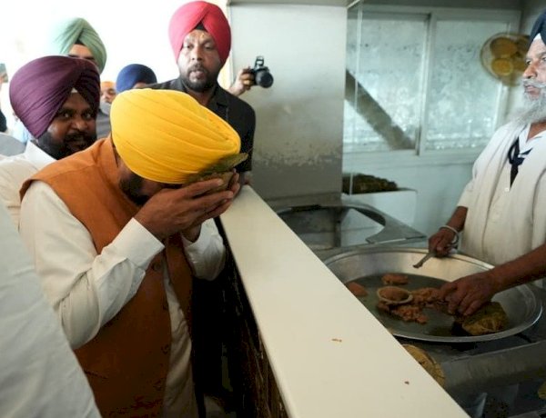 मुख्यमंत्री भगवंत सिंह मान ने श्री हरिमंदिर साहिब में माथा टेका, बेअदबी विरोधी ऐतिहासिक कानून बनाने की समझ और शक्ति देने के लिए परमात्मा का शुक्राना किया