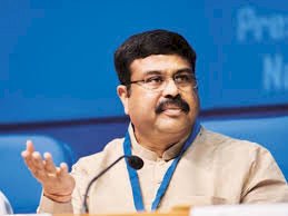 केंद्रीय शिक्षा मंत्री धर्मेंद्र प्रधान ने सीबीएसई को तकनीकी चुनौतियों से निपटने में सहायता के लिए आईआईटी विशेषज्ञों को नियुक्त करने के निर्देश जारी