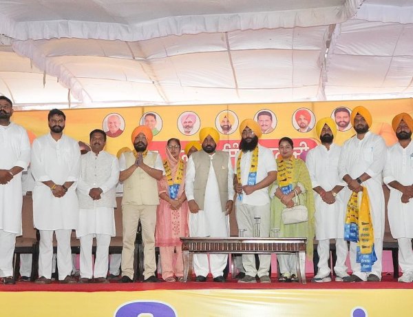 पातड़ां में शिरोमणि अकाली दल को बड़ा झटका, पूर्व विधायक वनिंदर कौर लूंबा और करण सिंह डीटीओ साथियों सहित 'आप' में शामिल