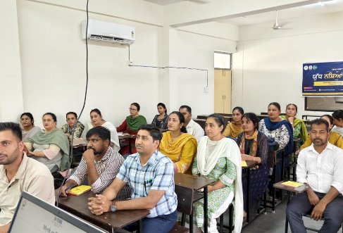 भगवंत मान सरकार 12 ज़िलों में 21,850 शिक्षकों को नशे के ख़िलाफ़ लड़ाई और विद्यार्थियों के मानसिक स्वास्थ्य को बढ़ावा देने के लिए करेगी प्रशिक्षित