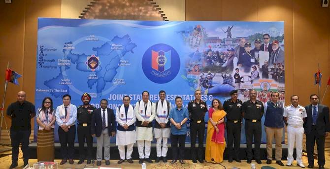रक्षा राज्य मंत्री ने असम के गुवाहाटी में राष्ट्रीय कैडेट कोर के राज्य प्रतिनिधियों और अपर महानिदेशकों के विशेष संयुक्त सम्मेलन की अध्यक्षता की